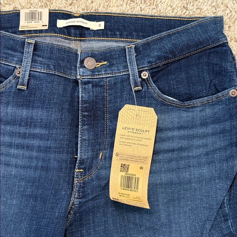 NWT Levi's Dark Indigo Relaxed Classic Bootcut Mid Rise size 8 29x32 Jeans - Picture 4 of 5